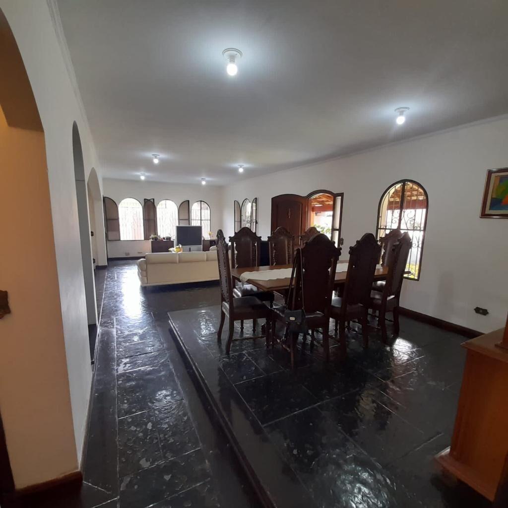 Sobrado para Venda em Guarulhos, Vila Galvão, 5 dormitórios, 2 suítes, 5 banheiros, 8 vagas - RC IMÓVEIS A VENDA